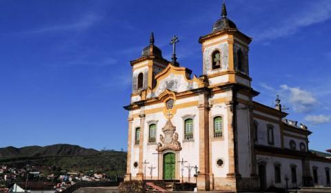 Sonhar com igreja